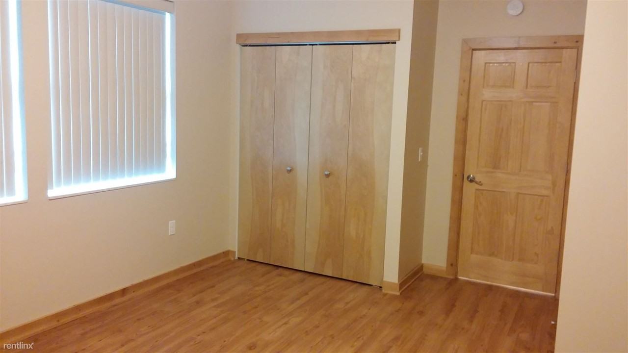 111 S Michigan Ave - Photo 3 of 7