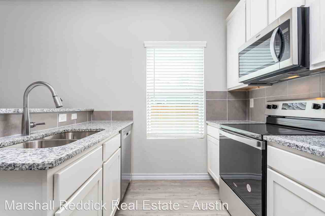 400-402 Hudson St - Photo 2 of 28