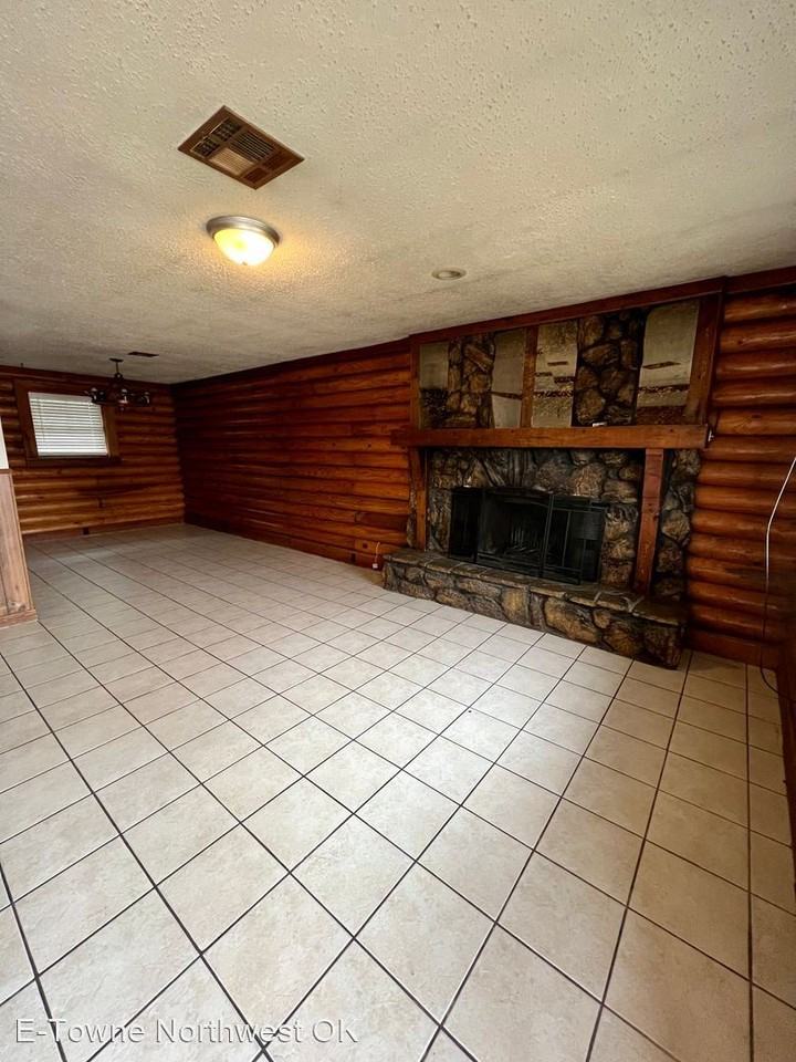 1213 Oak Ave - Photo 2 of 5