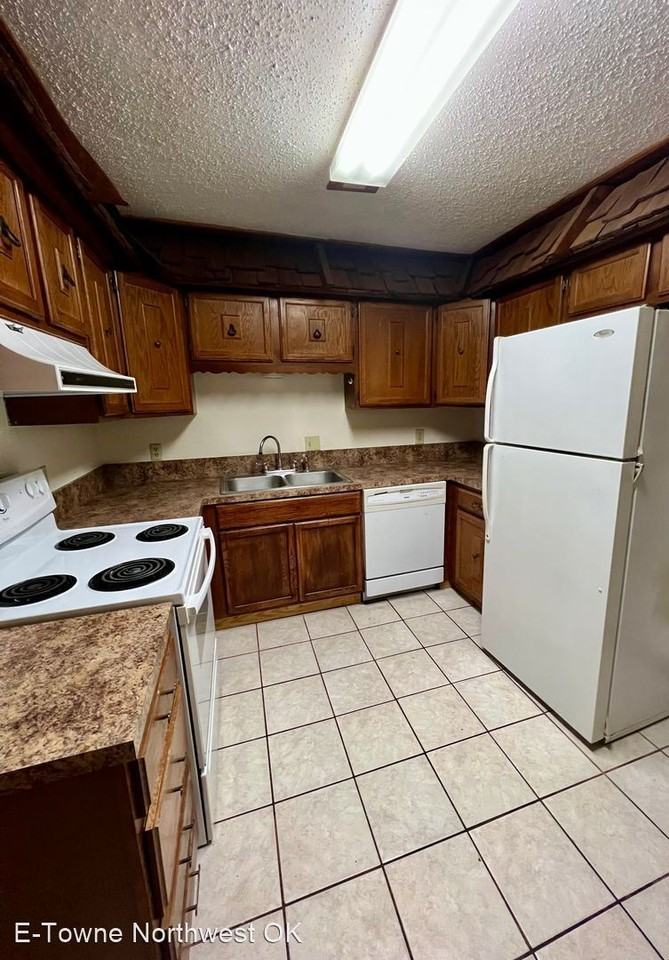 1213 Oak Ave - Photo 3 of 5