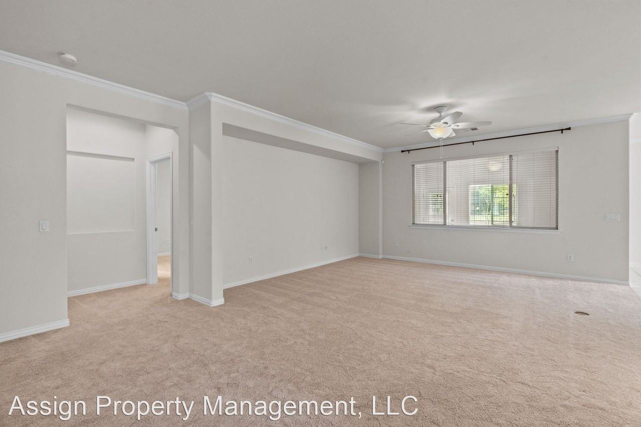 9701 Teakwood Ave - Photo 3 of 24