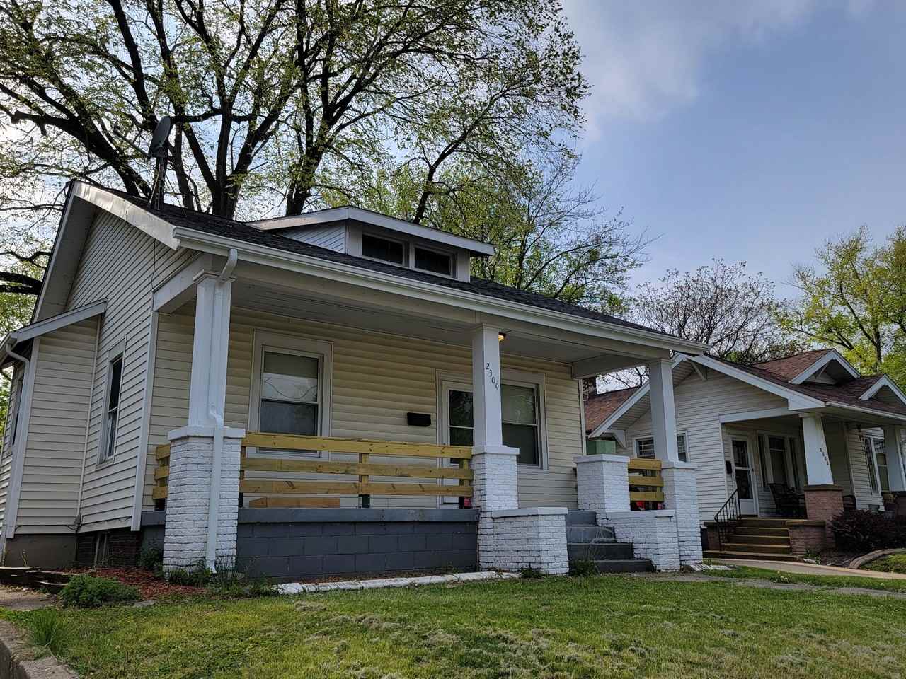 2309 S 11th St - Photo 2 of 9