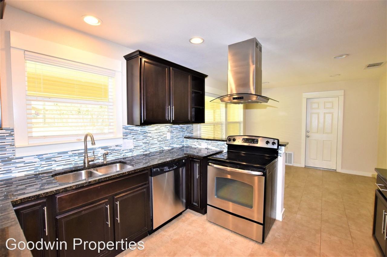 13107 Stillforest St - Photo 3 of 11