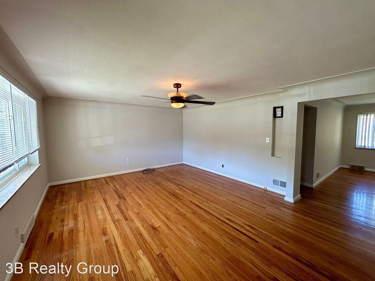 5551 Sunnywoods Ln - Photo 3 of 18