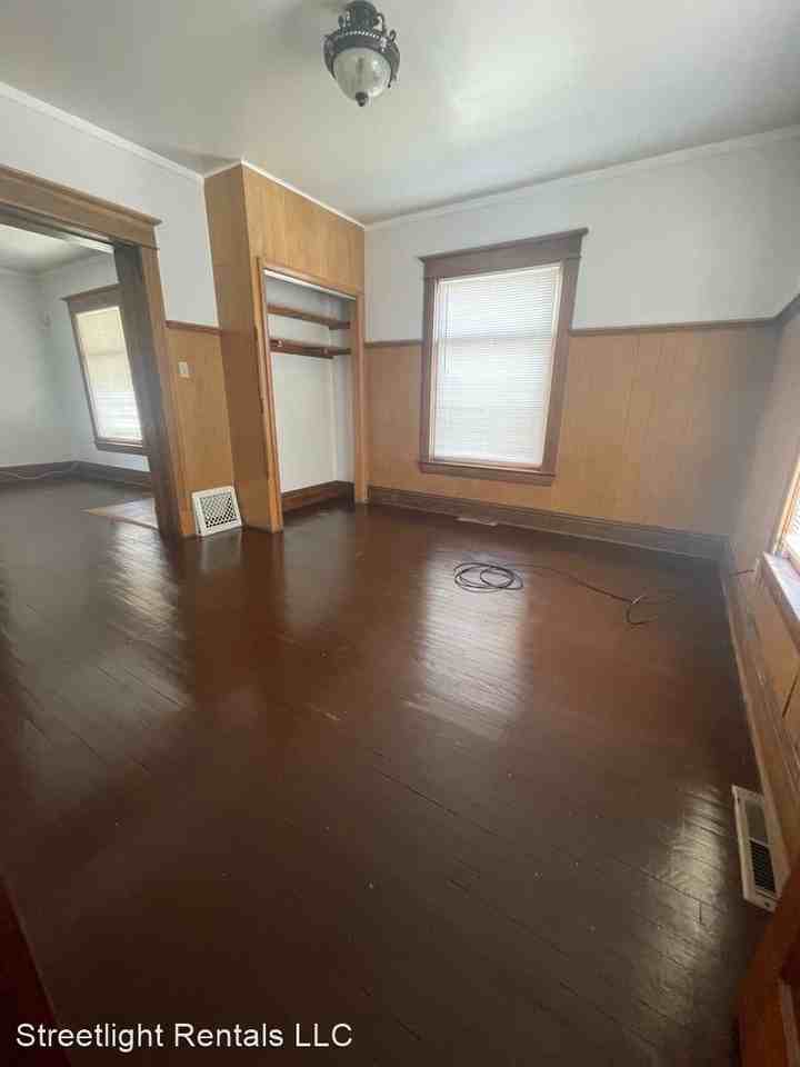 1010 Vassar Ave - Photo 3 of 16