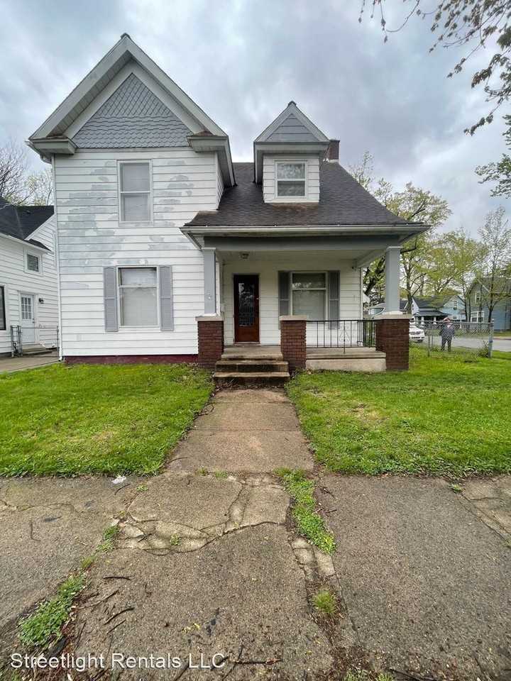 1010 Vassar Ave - Photo 2 of 16