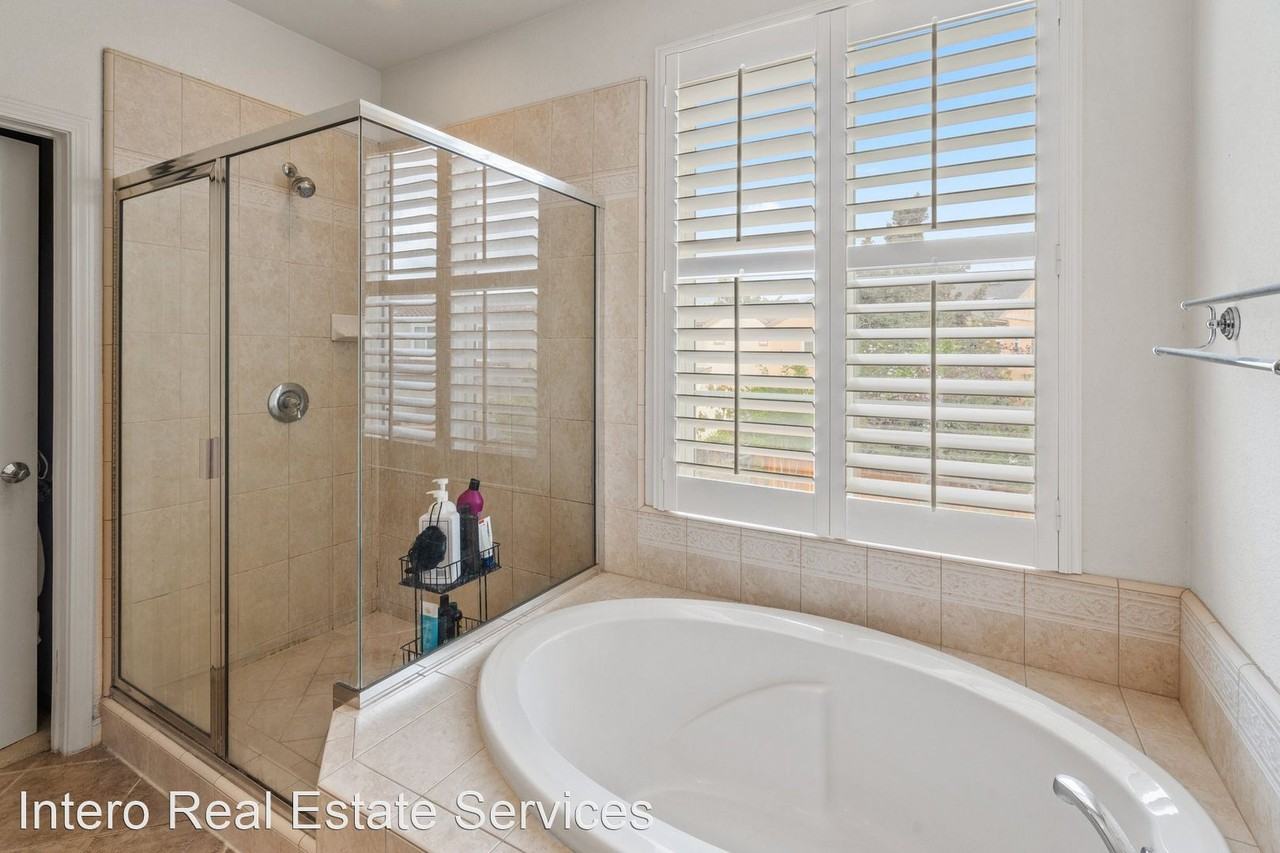 1140 E River Pkwy - Photo 3 of 9
