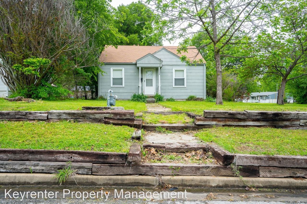6745 E 5th St - Photo 2 of 14