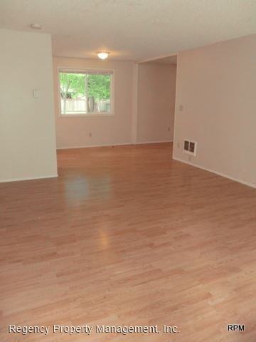 18518 Longfellow Ave - Photo 3 of 10