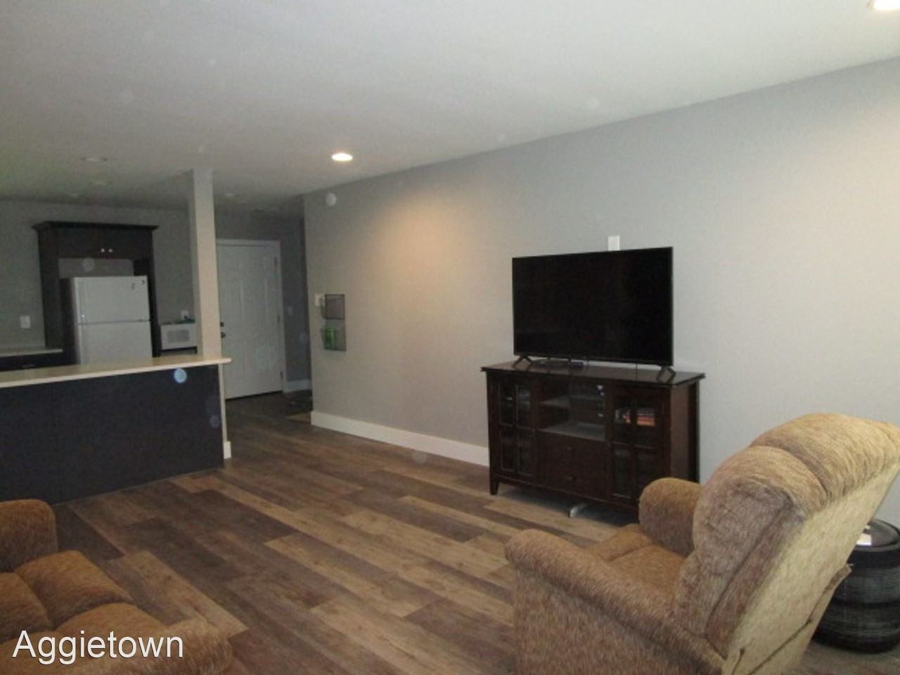 1737 Winne Dr - Photo 3 of 11