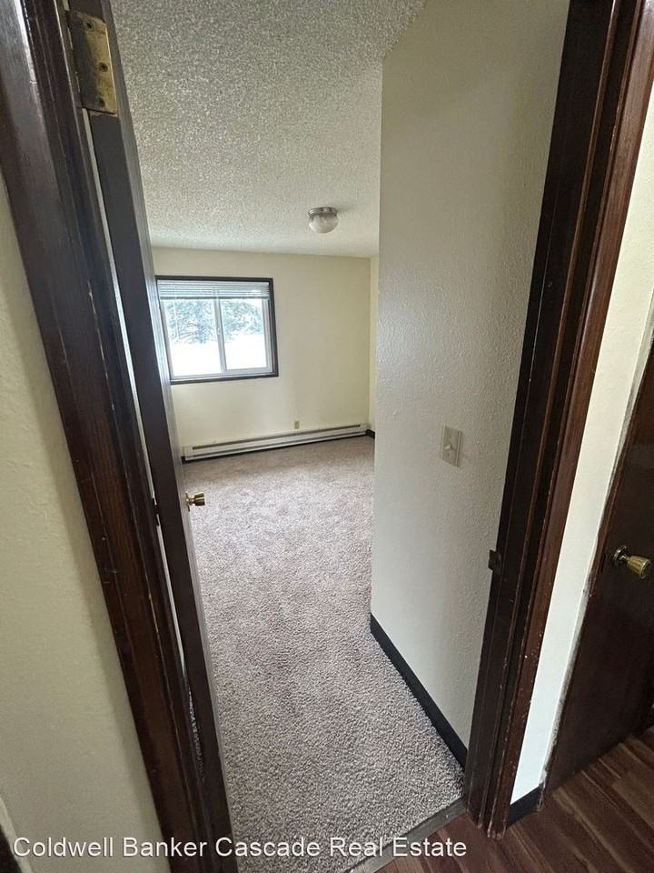 509B E Main St - Photo 3 of 9