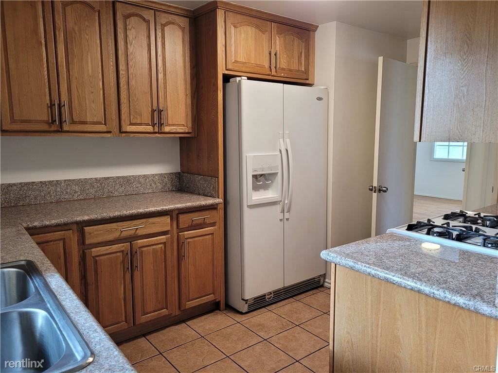 6320 Lemon Ave - Photo 3 of 8