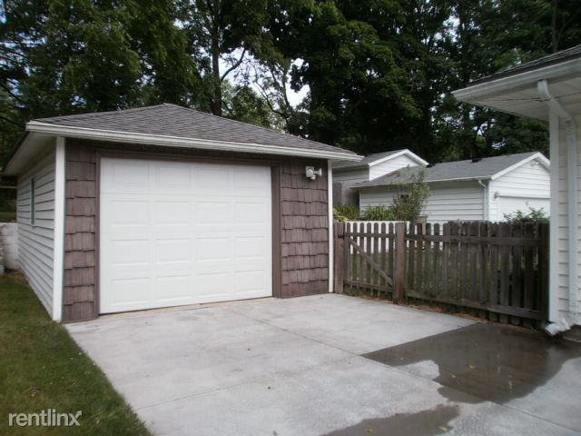 429 Jennison Ave - Photo 2 of 18