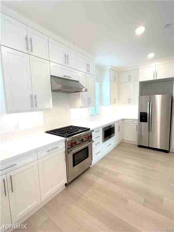 4386 Maple Ln - Photo 3 of 10