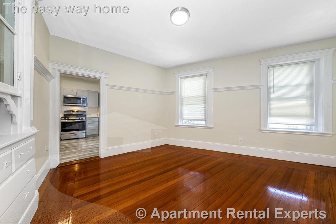 46 Brackett St #2 - Photo 5 of 13