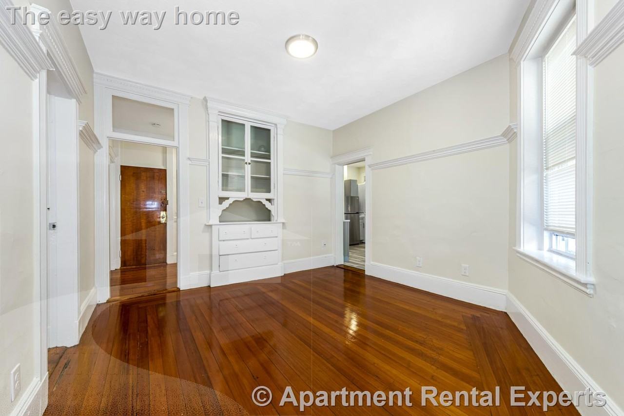 46 Brackett St #2 - Photo 6 of 13