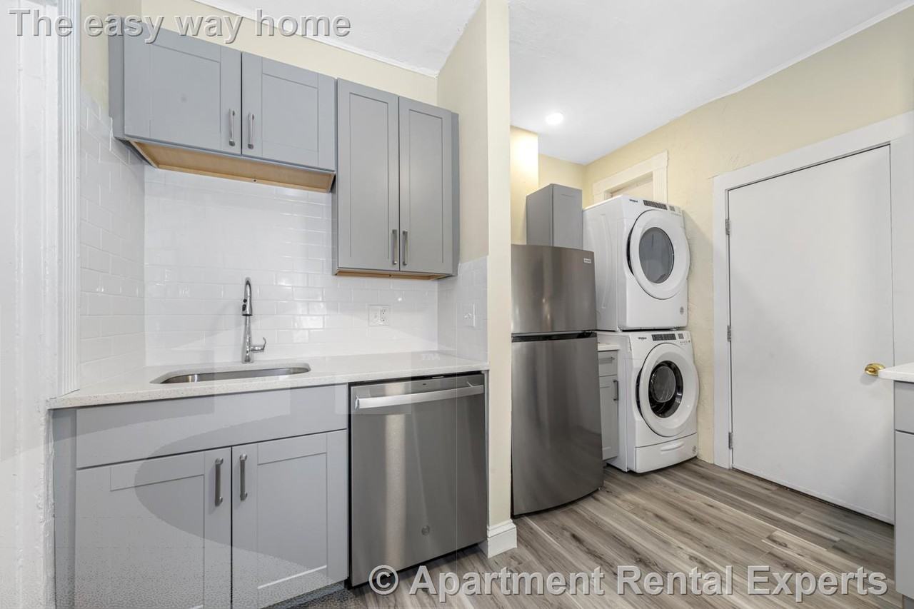 46 Brackett St #2 - Photo 7 of 13