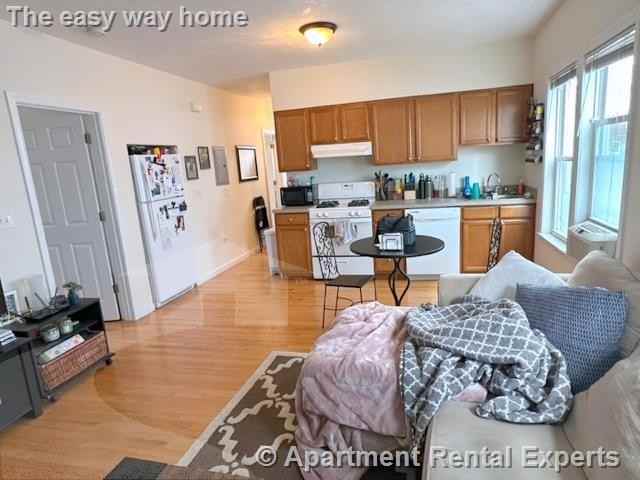 391 Columbia St - Photo 2 of 10