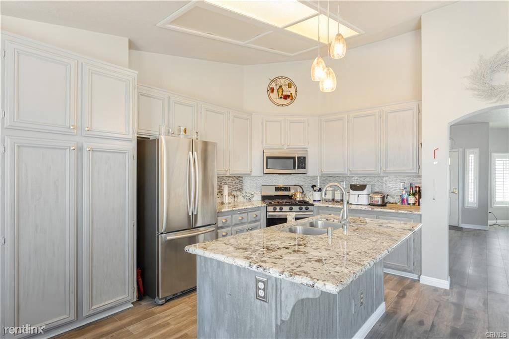 36472 30th St E - Photo 3 of 10