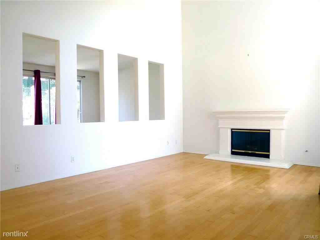 20561 Easthill Dr - Photo 3 of 11