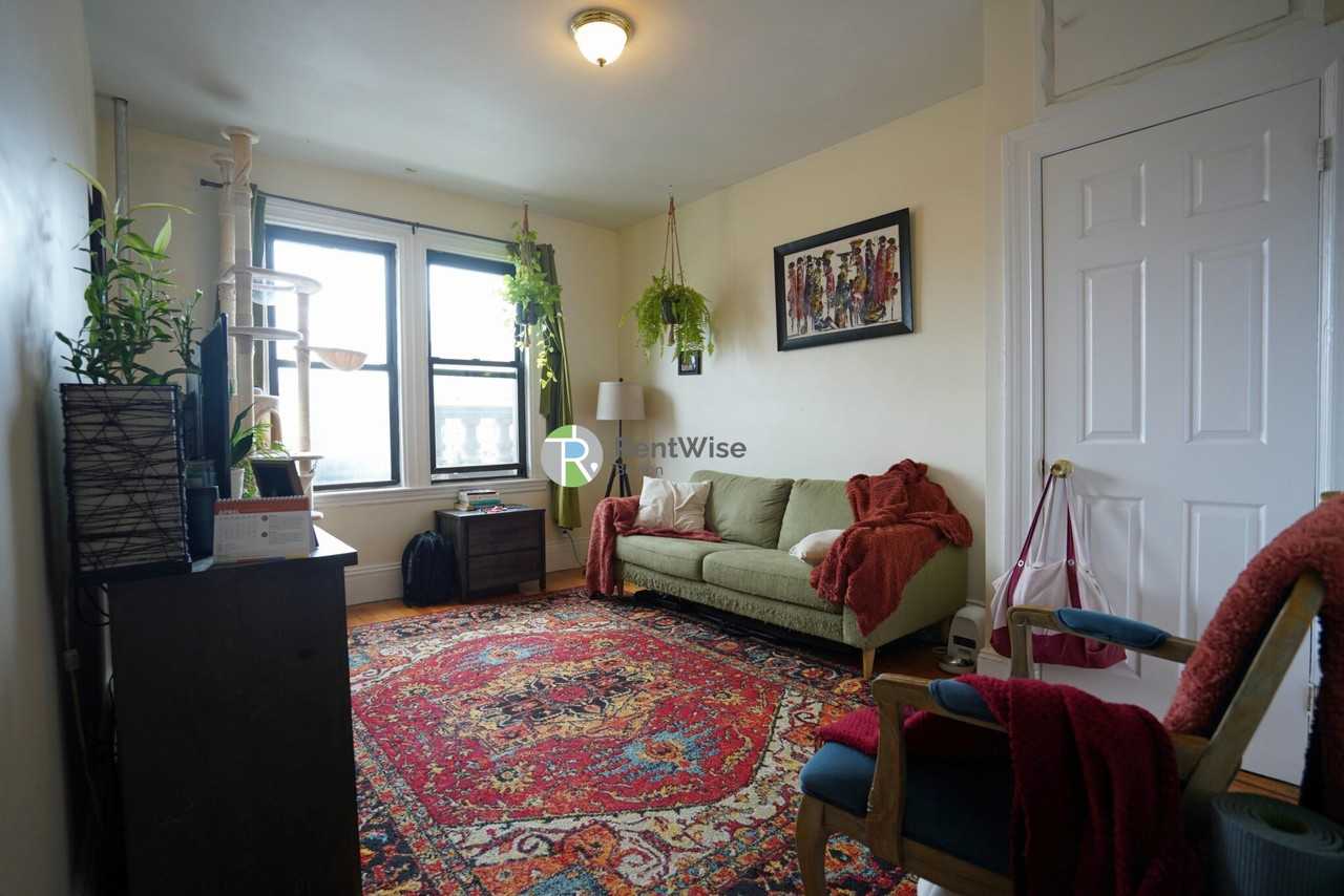 1218 Commonwealth Ave #1