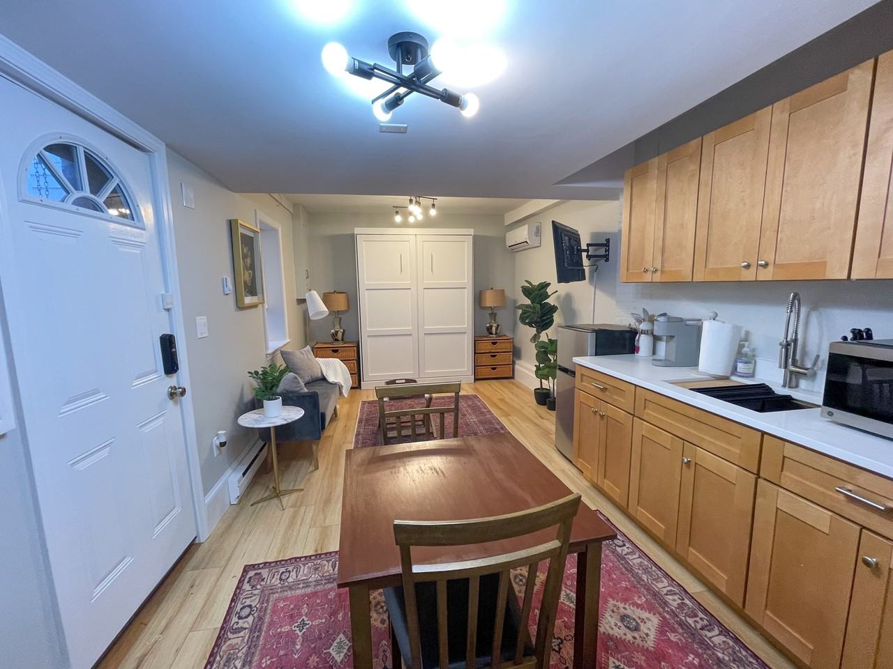 24 Warwick Rd #B - Photo 3 of 14