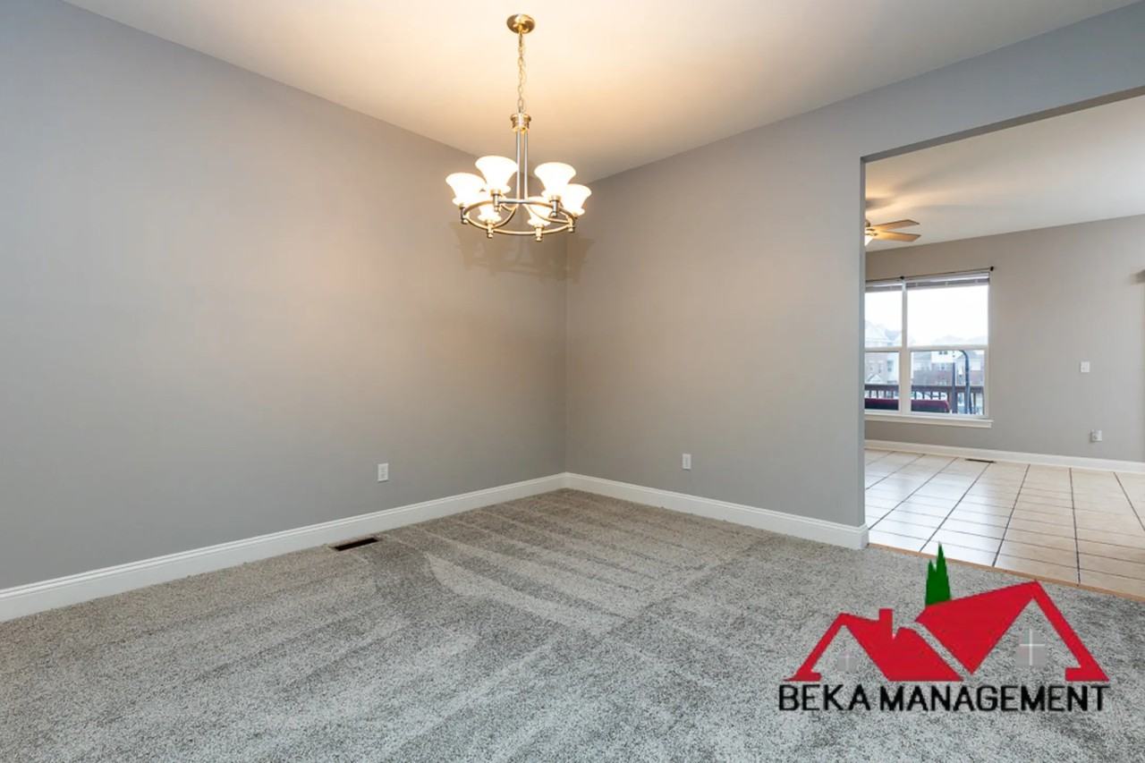 1632 Town Commons Dr - Photo 3 of 20