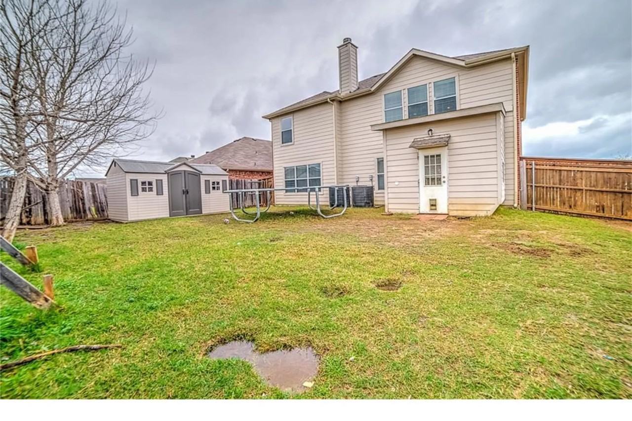 8801 Sierra Trl - Photo 2 of 10