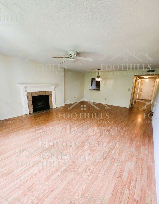 310 Northlake Dr - Photo 3 of 19