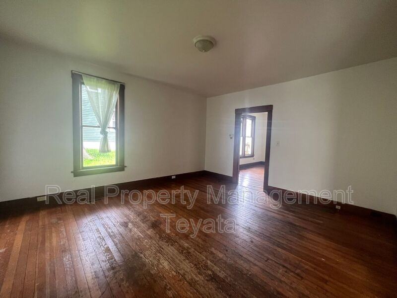 1031 21st St - Photo 2 of 21