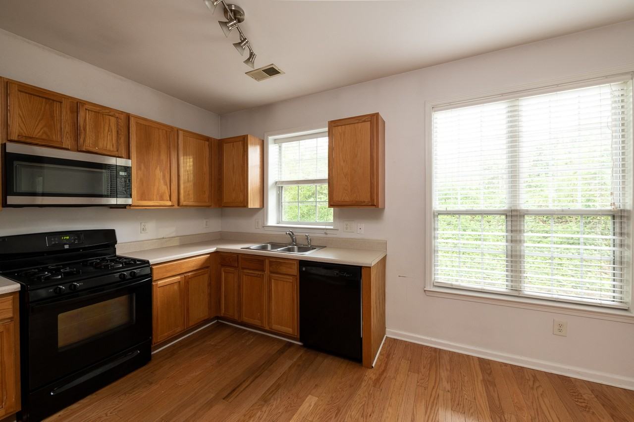 1682 Jackson Sq Nw - Photo 2 of 30