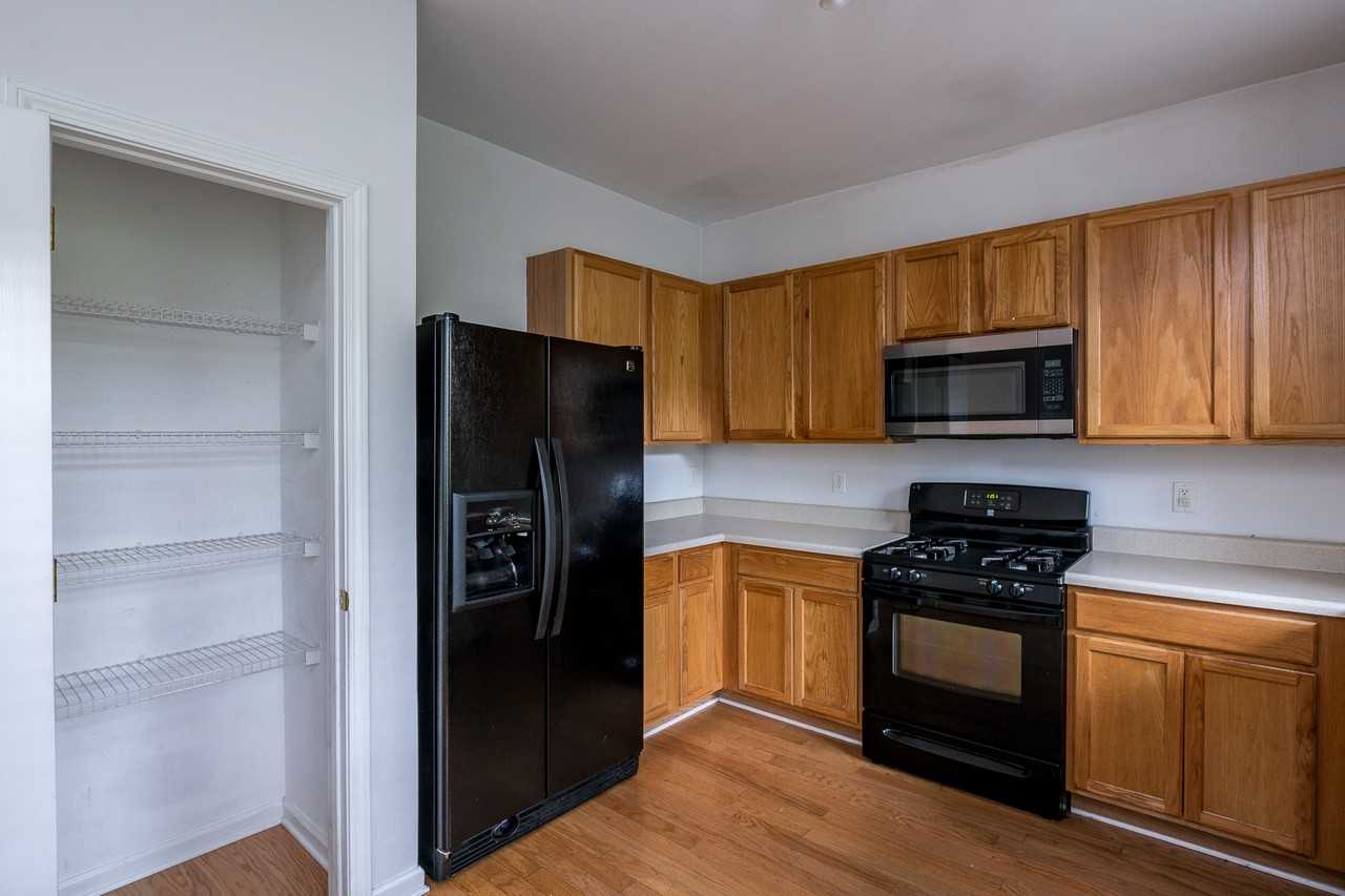 1682 Jackson Sq Nw - Photo 3 of 30