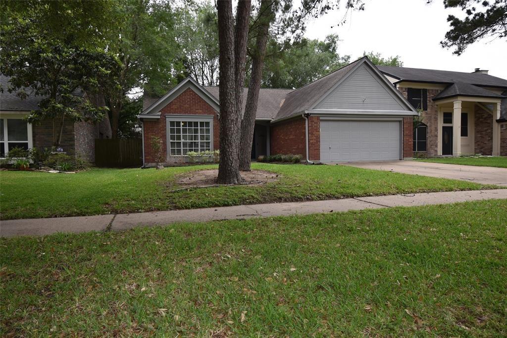 7910 Shangrila Ln - Photo 2 of 36