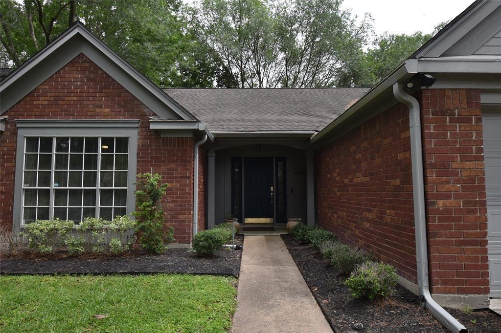 7910 Shangrila Ln - Photo 3 of 36