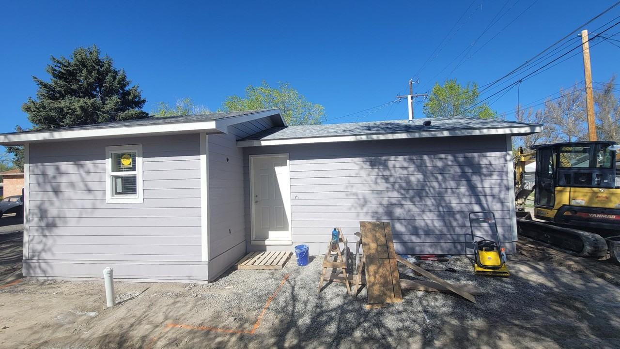 1346 Texas Ave - Photo 2 of 3
