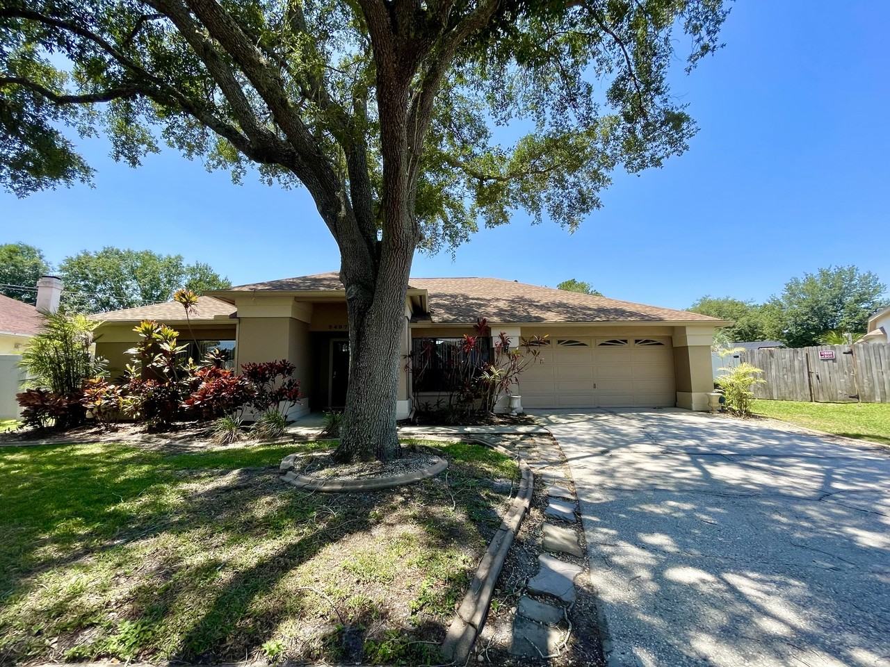 9407 Pebble Glen Ave - Photo 3 of 39