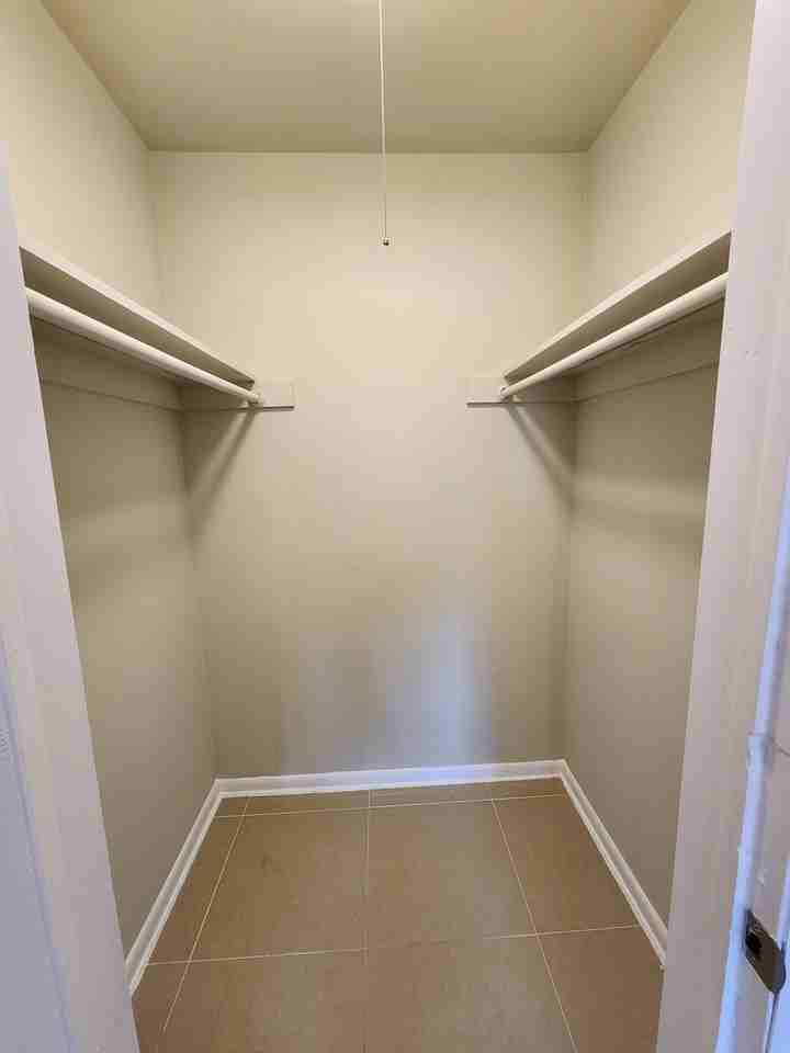 940 Laurel Dr - Photo 2 of 21