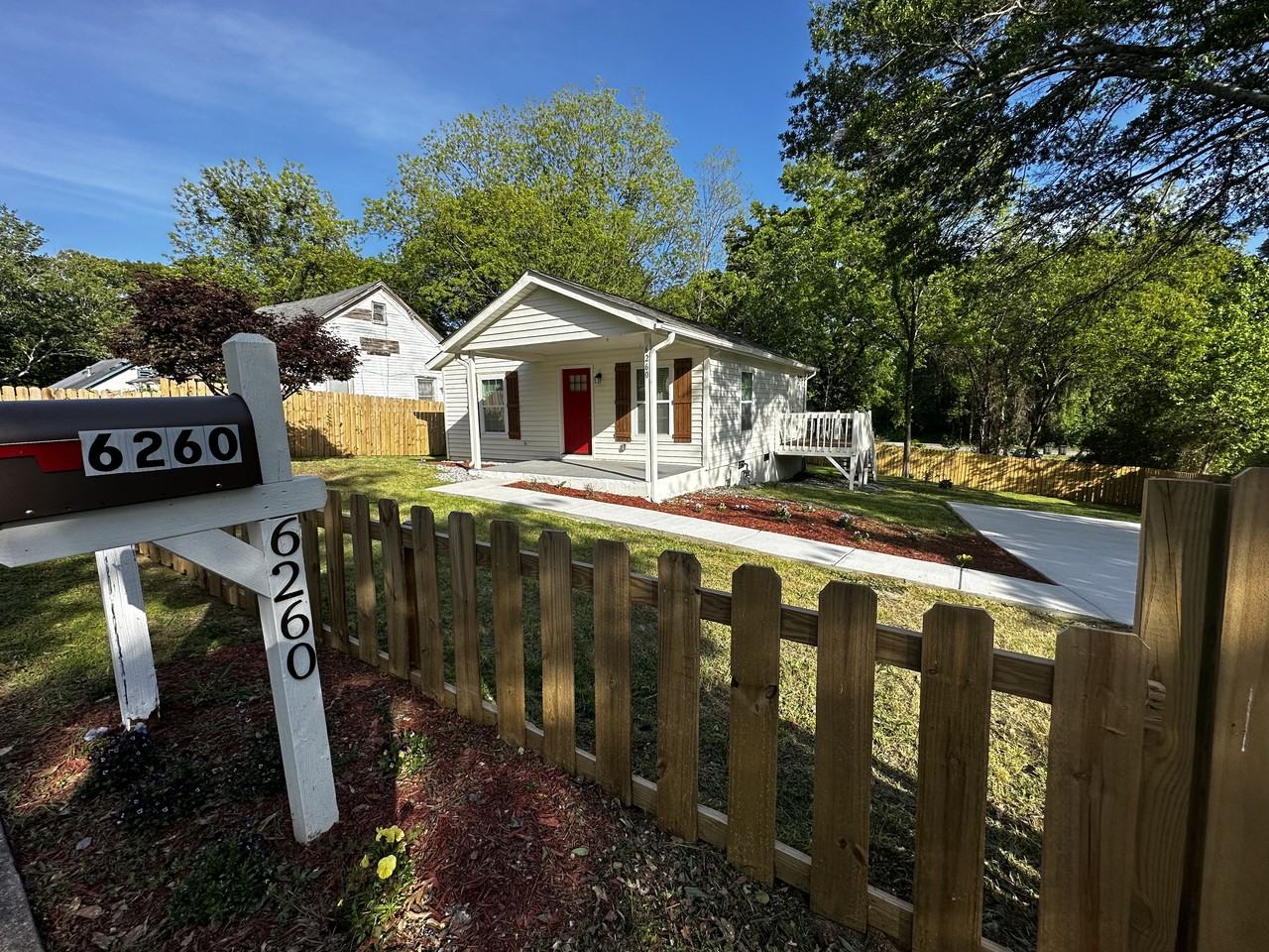 6260 Johnson St - Photo 2 of 18