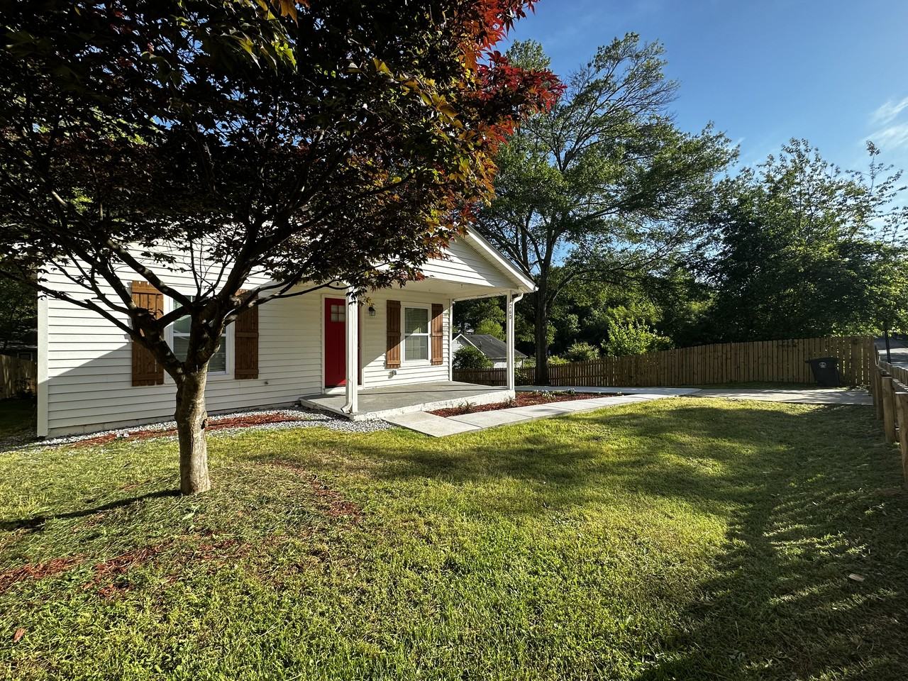 6260 Johnson St - Photo 3 of 18