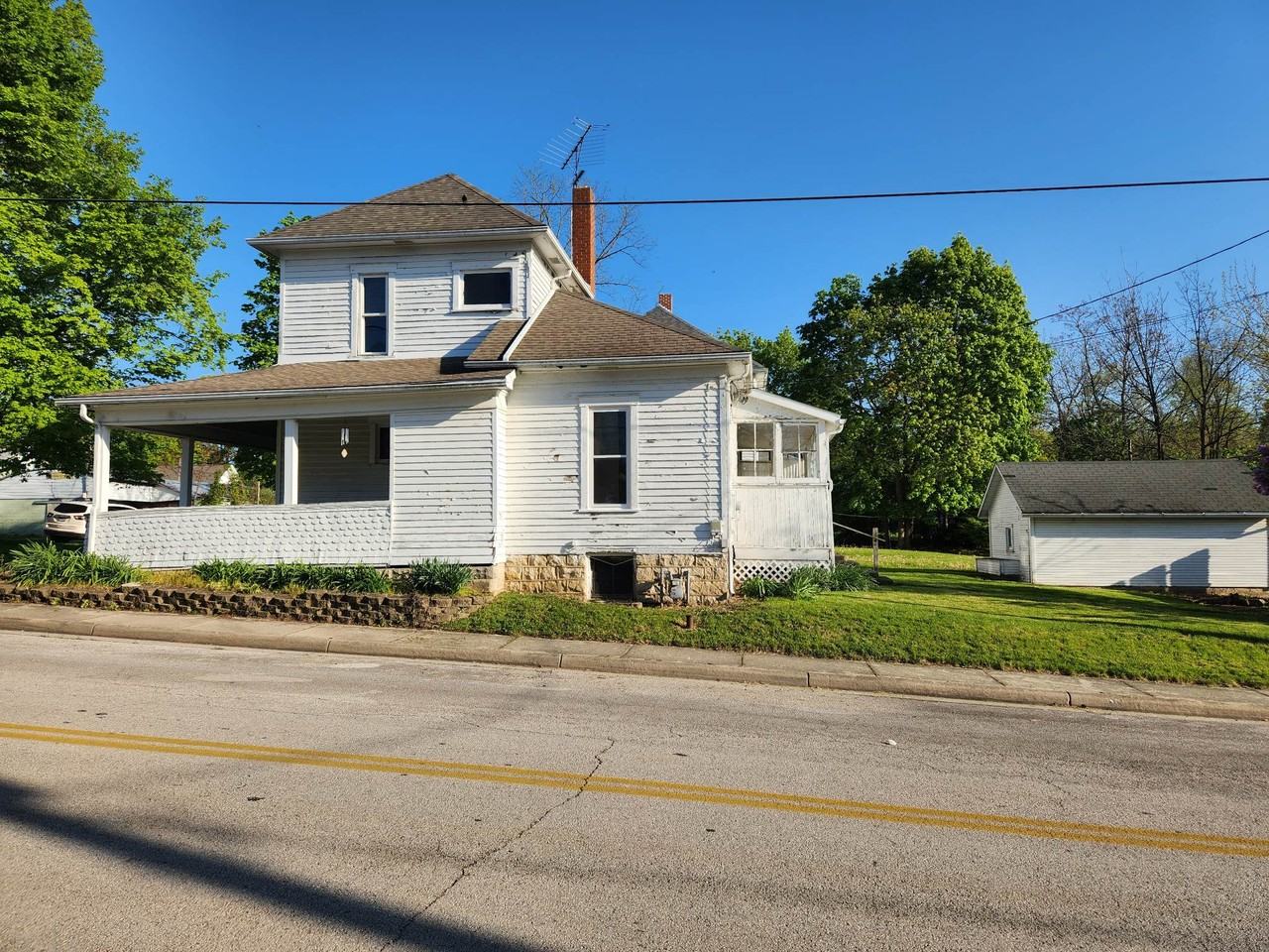 203 Dorwin St - Photo 2 of 22