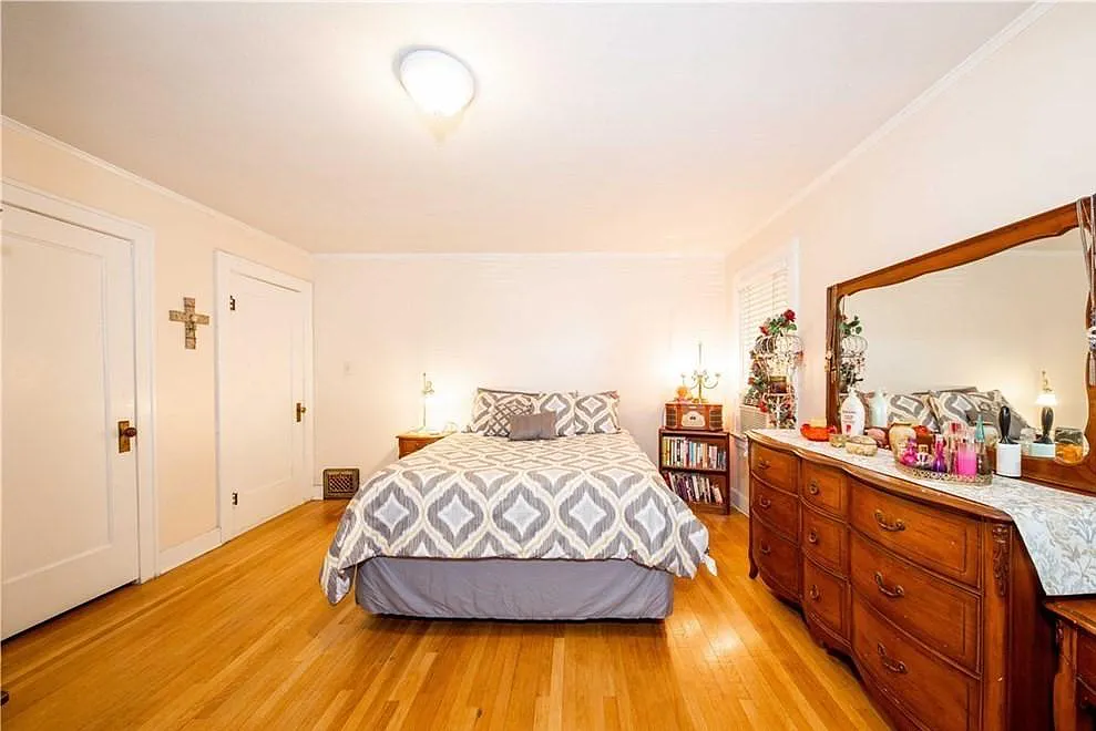 557 W D St #NA - Photo 2 of 10