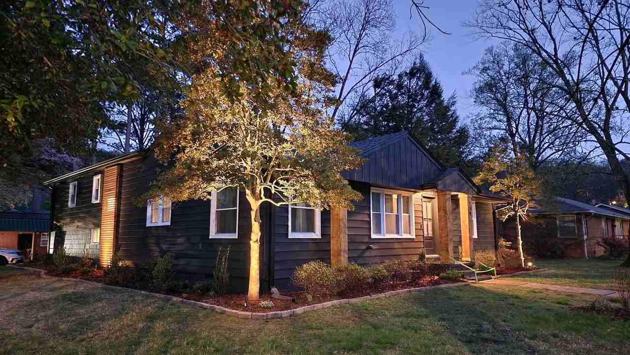 720 Giles Dr Ne #NA - Photo 2 of 33