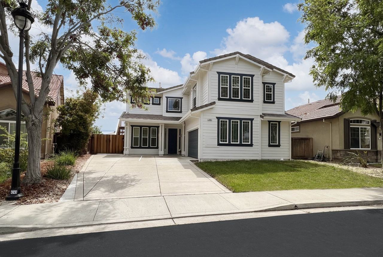 204 Chaparral Dr #B - Photo 2 of 20