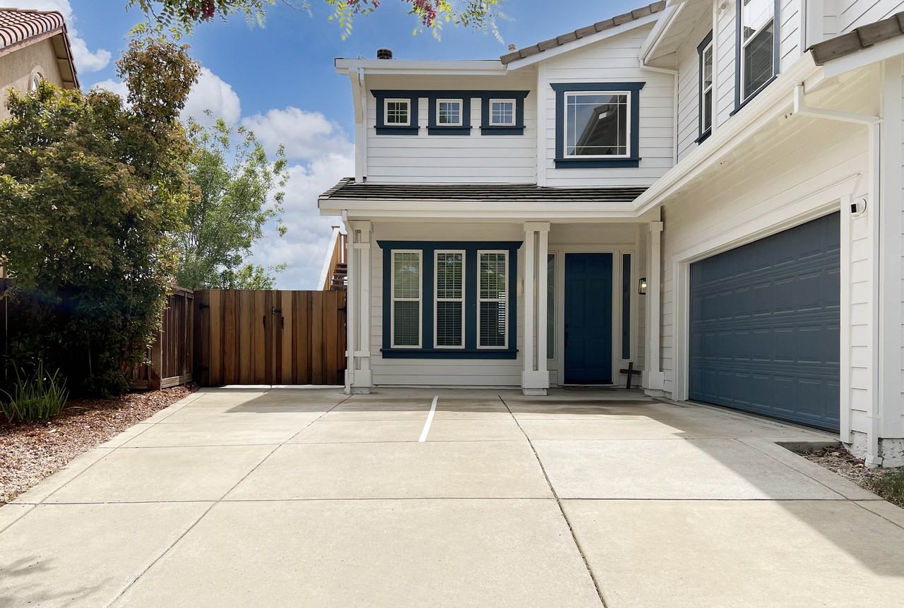 204 Chaparral Dr #B - Photo 3 of 20