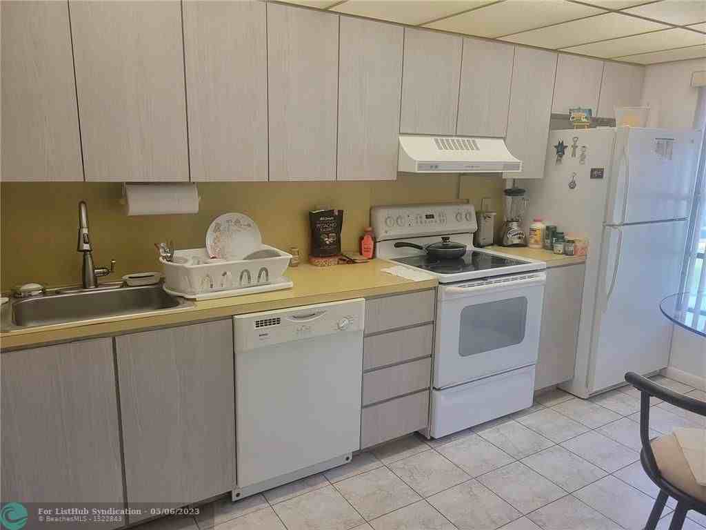 8673 Nw 10th Pl - Photo 2 of 27