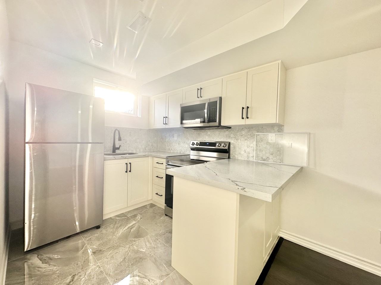 255715 Grandview St North, Oshawa, Ontario Apartments 715 Grandview