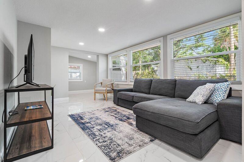 10511 53rd Ave N - Photo 5 of 15