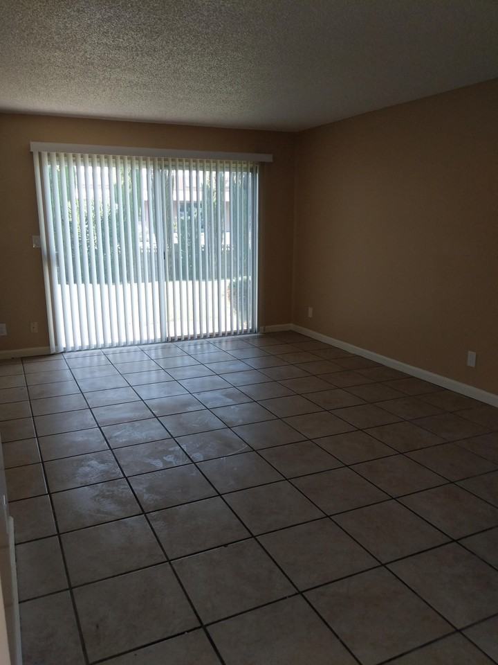 14322 Augusta Dr #1 - Photo 7 of 30