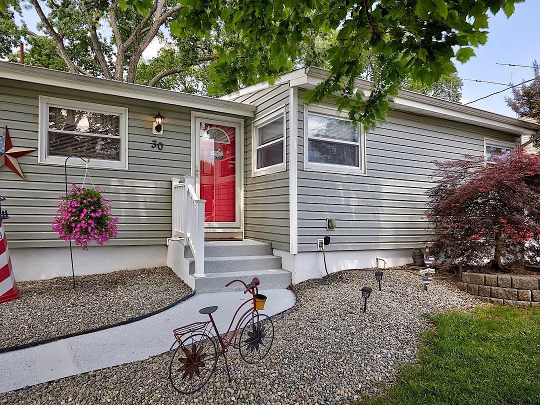 30 Lafayette Dr #NA - Photo 2 of 12