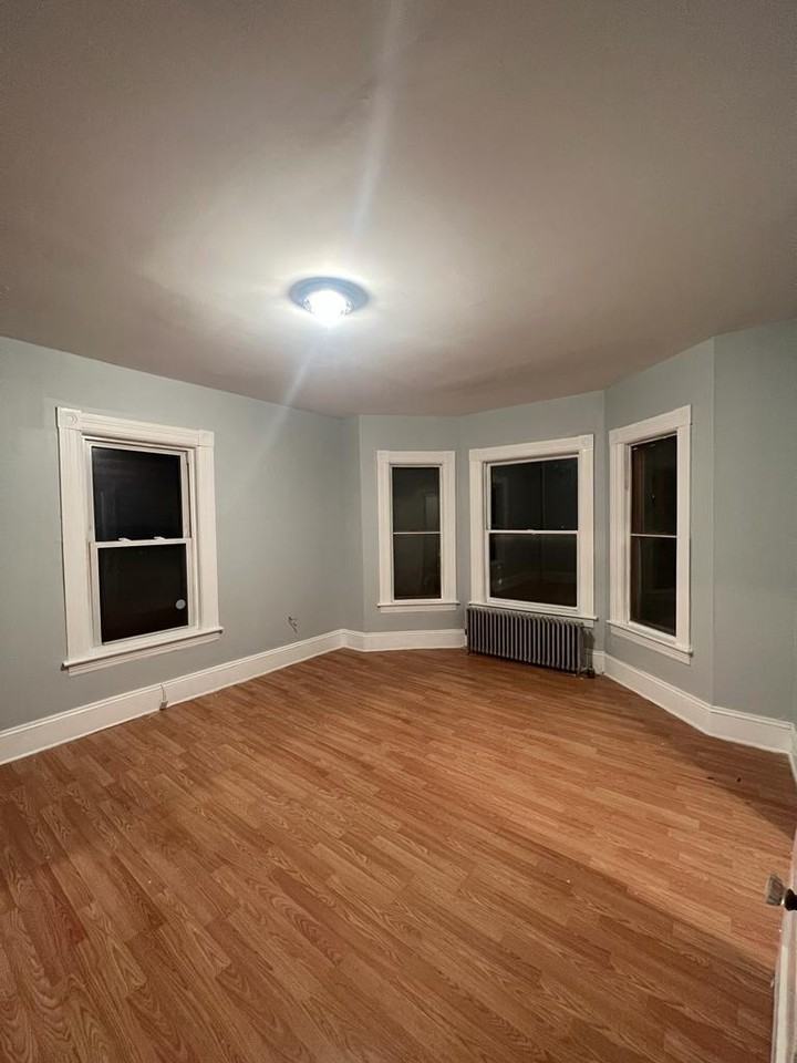 551 Pequoig Ave #1 - Photo 3 of 20